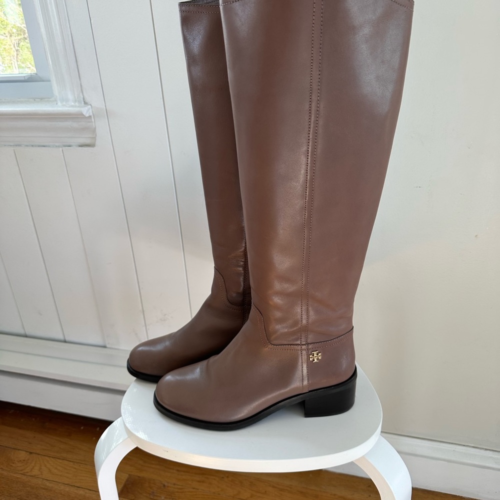 Tory Burch Boots size 9